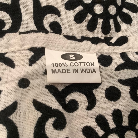 This is a large piece of material (made in India and 100% cotton). brand new. - Picture 6 of 6